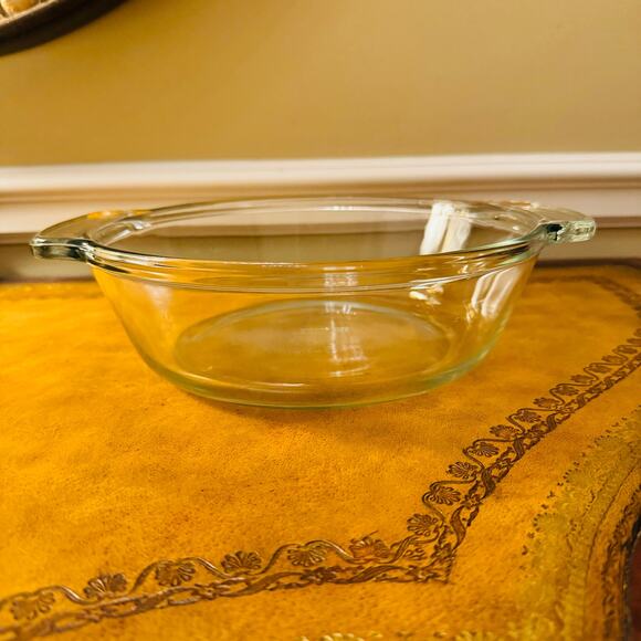 Anchor Hocking Ovenware Round Glass Casserole Dish w Handles 2 Quart #1038 USA - Picture 1 of 4